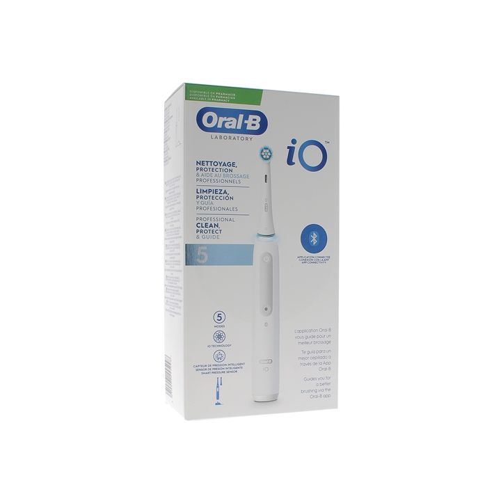 Brosse à dents électrique nettoyage & protection IO5 Oral-B - une brosse à dents électrique