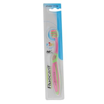 Brosse à dents kids extra-souple Fluocaril - une brosse à dents